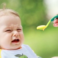关于宝宝吃饭常见的6个陋习，家长们别再做了！