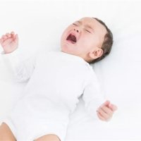 宝宝入睡前总是大哭？原因大盘点，最后一个原因很容易忽略！