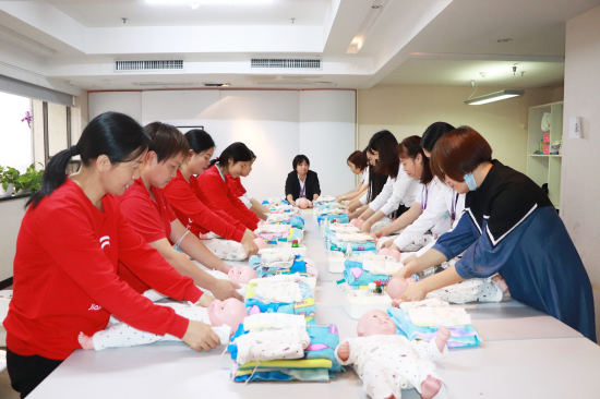 热烈祝贺家家母婴职业培训学校被评为“深圳市家政服务培训示范基地”！