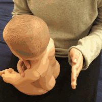 【家家母婴】宝宝拍嗝有讲究，真人演示宝宝拍嗝的3种正确姿势