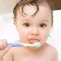 【太阳集团69vip】宝宝多大开始刷牙好？99%的家庭都做错了